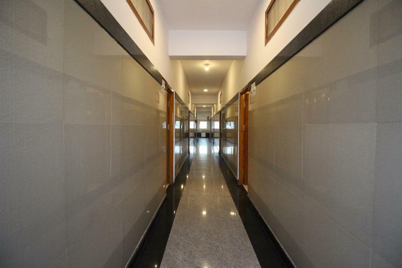Oyo Flagship 30734 Jeevan Lodge Shimoga Extérieur photo