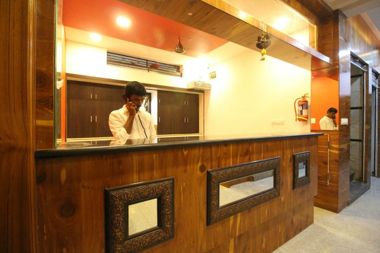 Oyo Flagship 30734 Jeevan Lodge Shimoga Extérieur photo