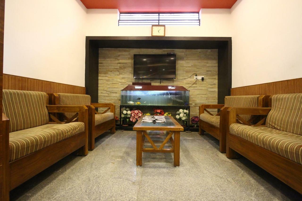 Oyo Flagship 30734 Jeevan Lodge Shimoga Extérieur photo